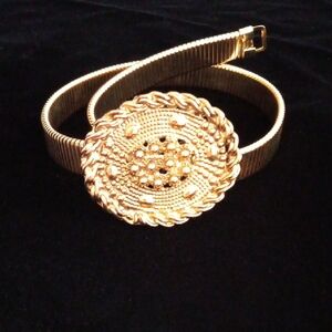 Vintage High-End Gold Tone Strech Belt with Ornate Medallion 26" L